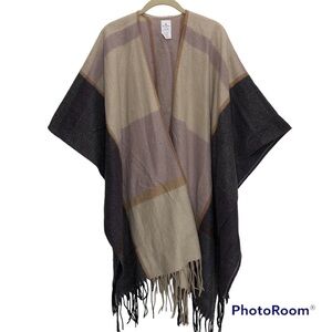 Woolrich tan and gray striped poncho Sz. OS